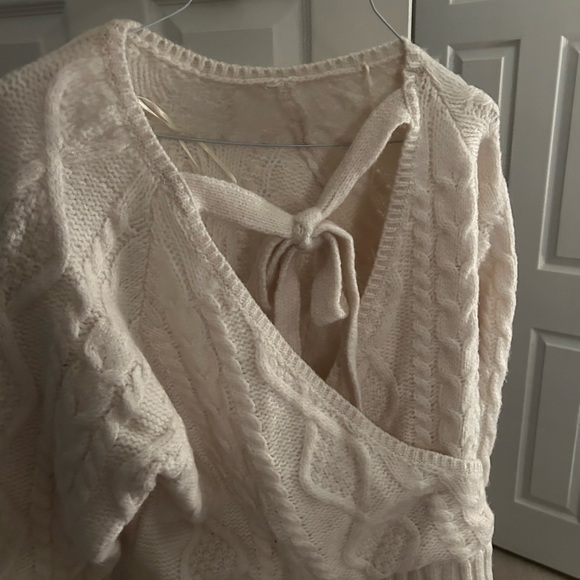 NWOT MNG open back sweater. - Picture 7 of 15